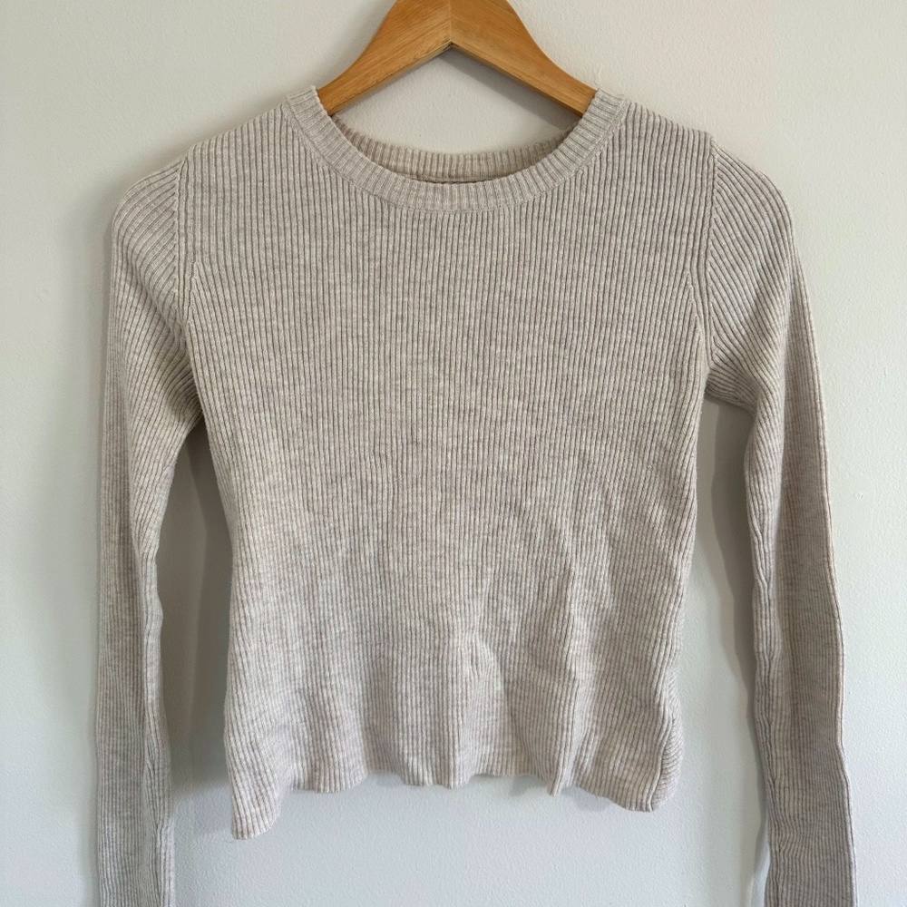 American Eagle fitted ribbed sweater with open back detail S